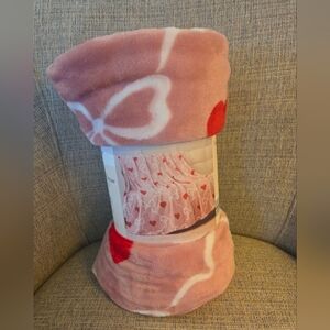 New Pink Plush Heart Patterned Throw Blanket